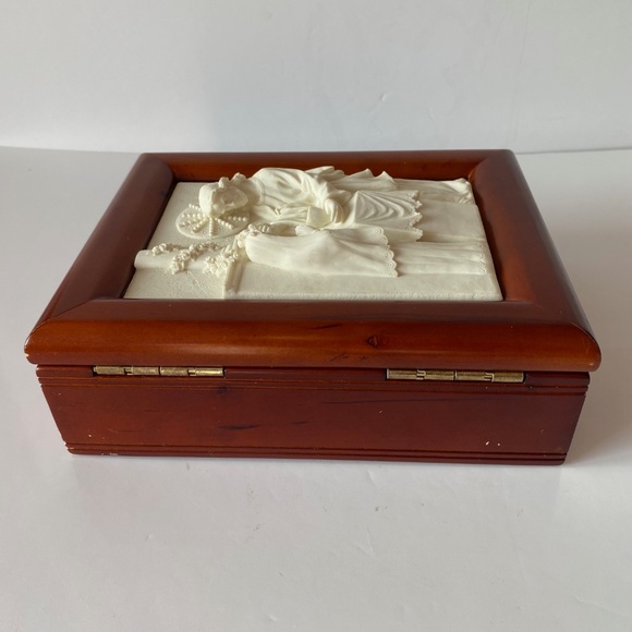 3D Alabaster Religious Plaque Inlaid in Wooden Jewelry Box Vintage - Picture 8 of 10